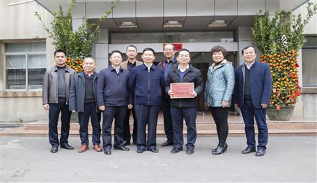 暖心！侯立林到公司送來春節(jié)慰問