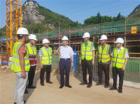 侯立林到柳州片區(qū)項(xiàng)目開(kāi)展飛行檢查