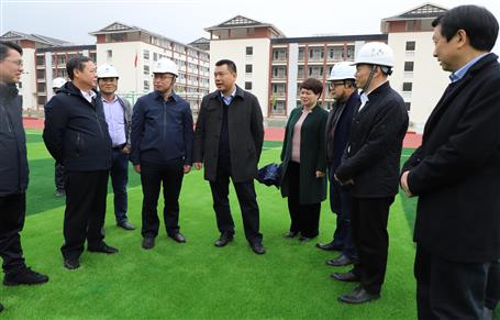 鄺驅(qū)到古宜鎮(zhèn)第三初級中學項目檢查指導(dǎo)工作