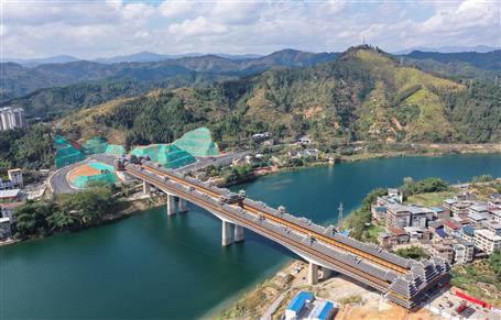 【奮戰(zhàn)四季度·決勝全年穩(wěn)】三江宜陽大橋通車！