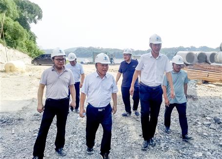 唐峰、何勇到桂東分公司項(xiàng)目開(kāi)展2023年第二季度安全生產(chǎn)質(zhì)量綜合大檢查暨“圍墻內(nèi)圍墻外”和“以包代管”專(zhuān)項(xiàng)檢查