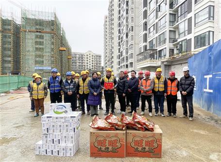 來(lái)賓市人大常委會(huì)副主任張雪玲到第二分公司項(xiàng)目開(kāi)展春節(jié)慰問(wèn)