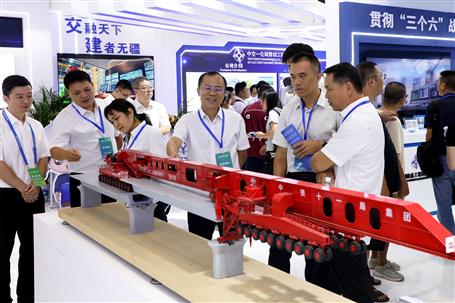 冶建公司組織技術(shù)團(tuán)隊(duì)赴桂林參觀(guān)中國(guó)-東盟建筑科技展